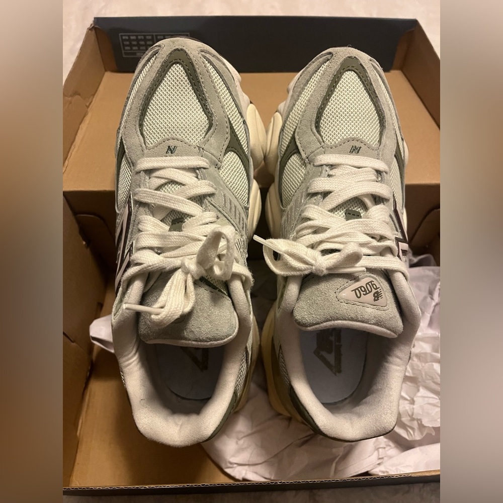 New Balance 9060 Sneakers in Green